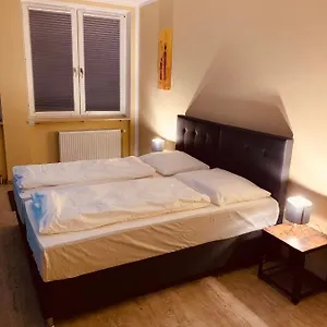 White Pearl 1 Hostal Núremberg