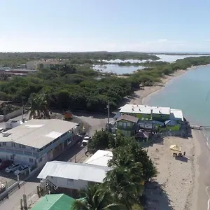luichys-guest-house-el-combate.comcaribbean.com/