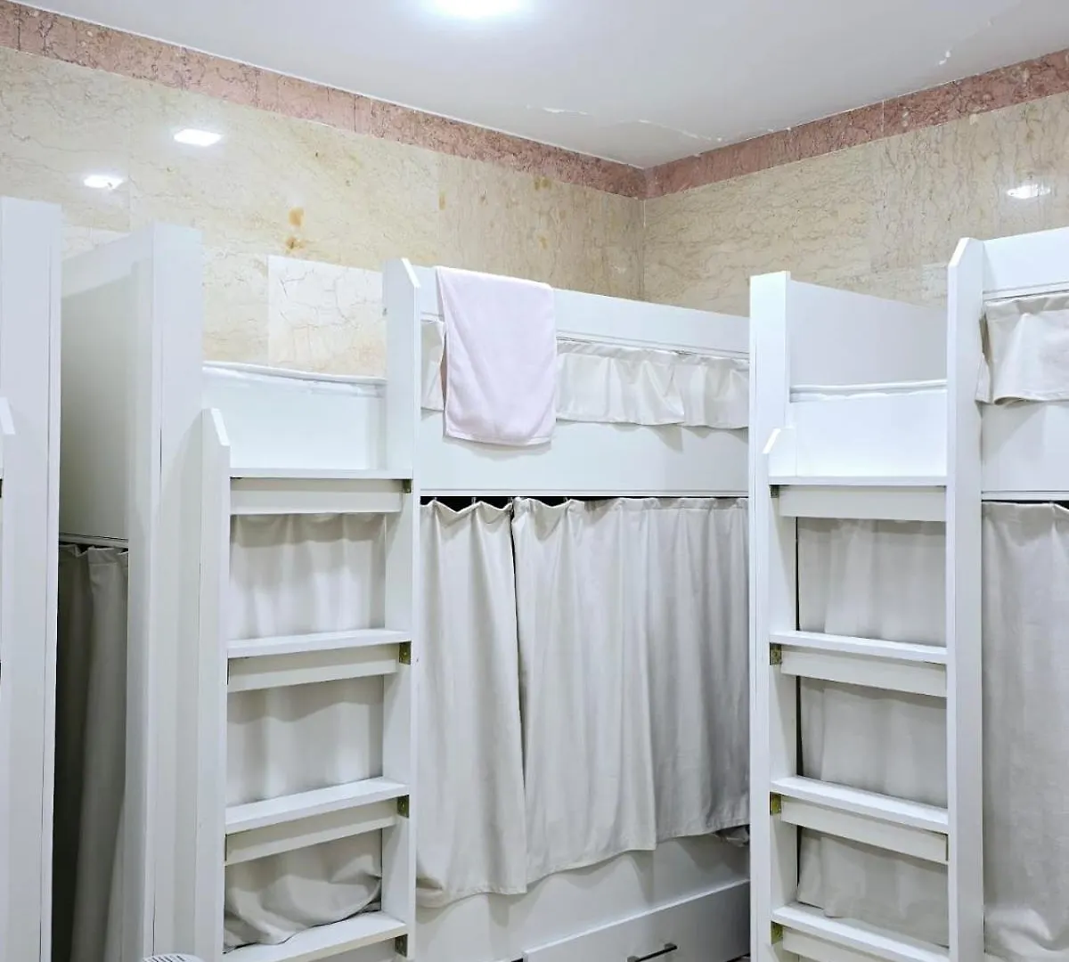 Cafe Terrace Hostel 바쿠